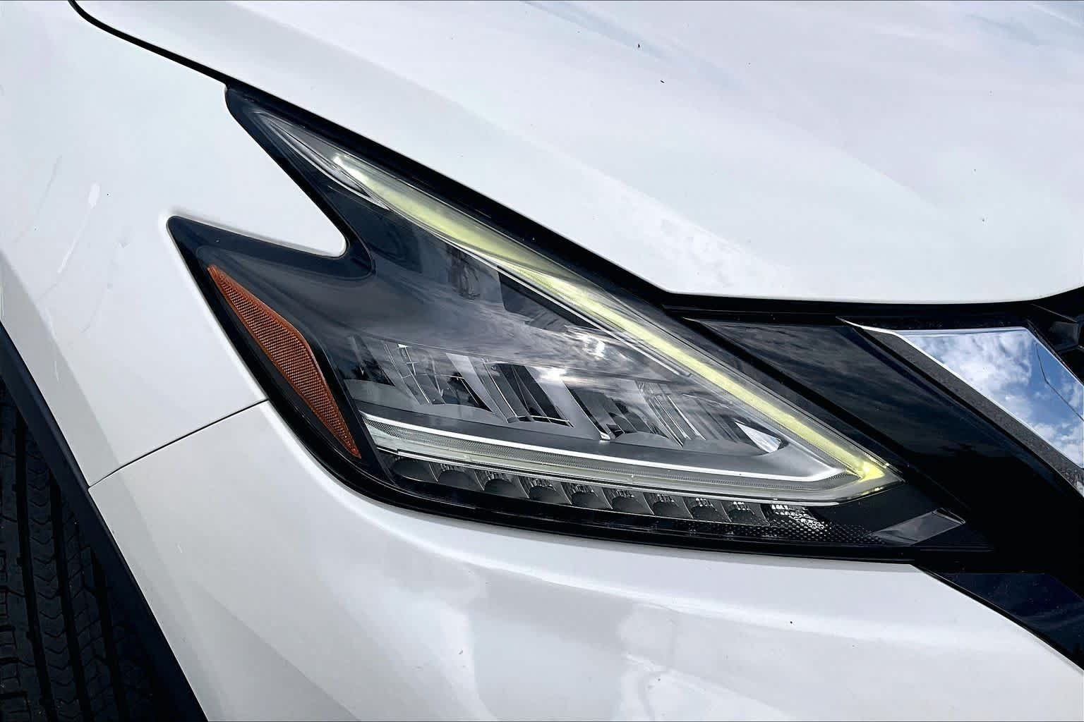 Used 2019 Pearl White Tricoat Nissan Platinum image 28