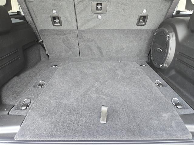 New 2026 Bright White Clear-Coat Exterior Paint Jeep Rubicon X image 23