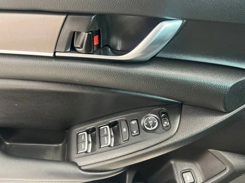 Used 2022  Honda LX image 19