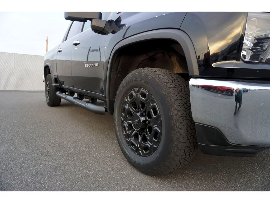 2023 Chevrolet Silverado 2500HD LTZ - Photo 9