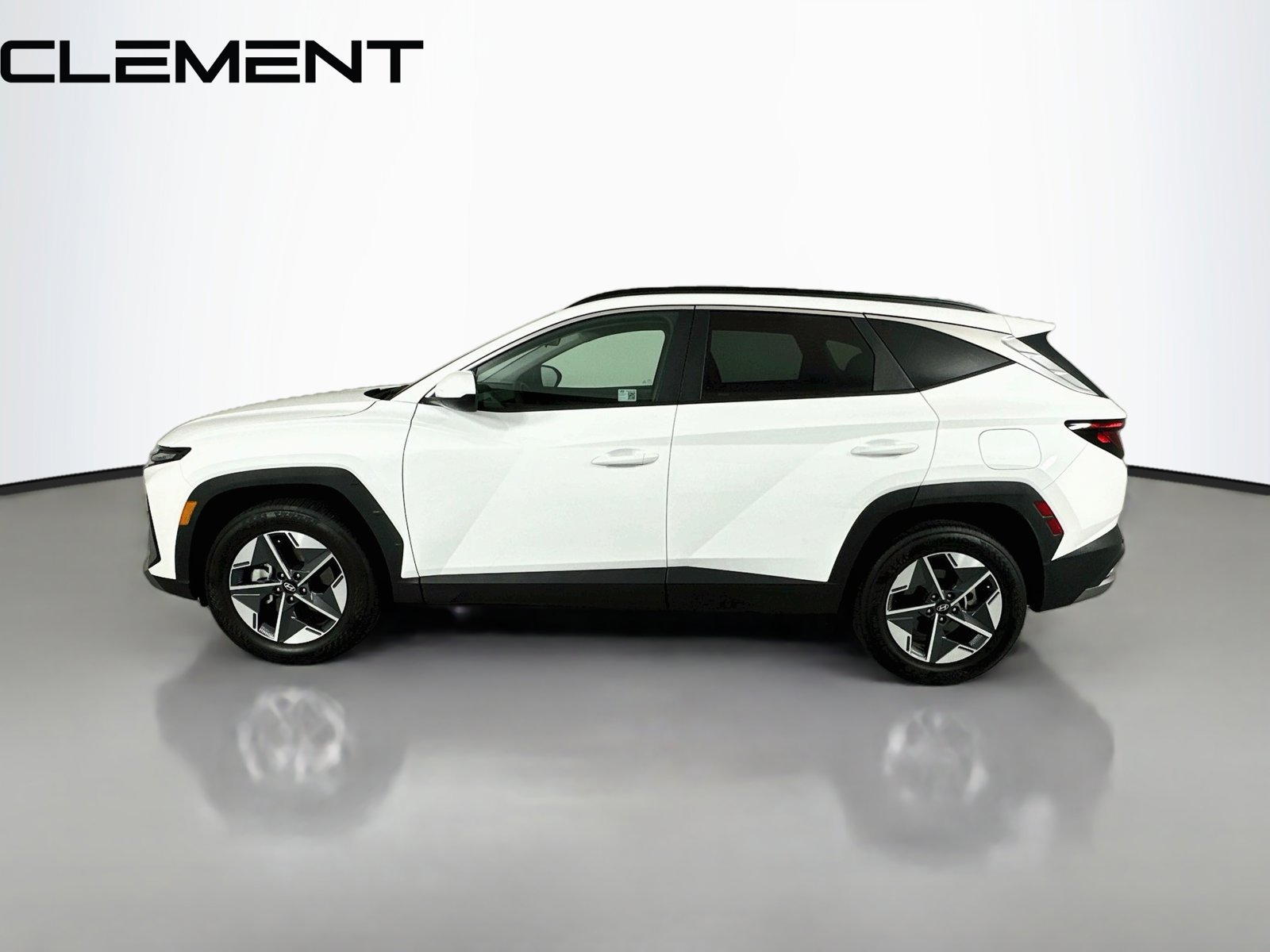 Certified Used 2025 White Hyundai SEL image 6