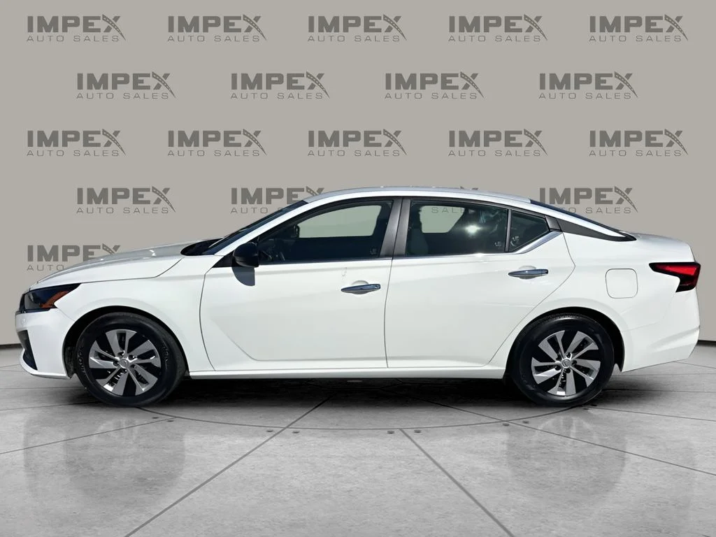 Used 2024 White Nissan 2.5 S image 2
