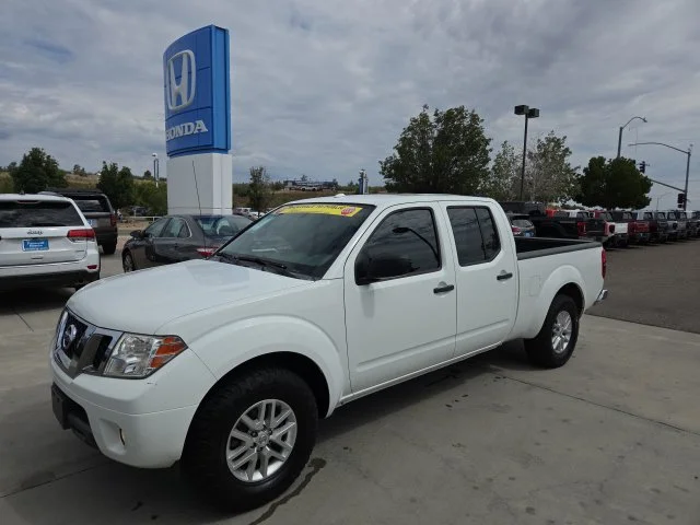 Used 2017 White Nissan SV image 1
