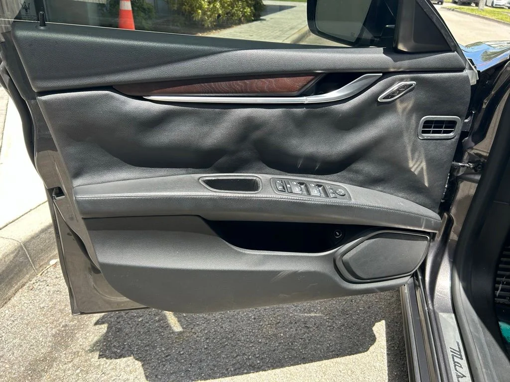 Used 2014 Gray Maserati Base image 38