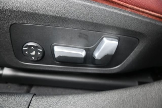 Used 2023 Gray BMW eDrive40 image 33