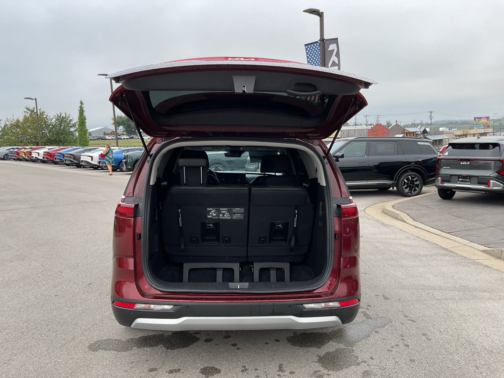 Used 2024 Flare Red Kia LX image 13