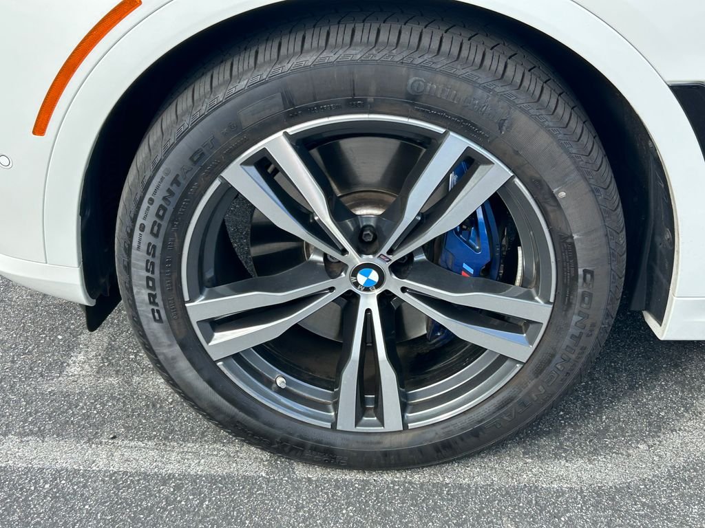 Used 2026 Alpine White BMW M60i image 9
