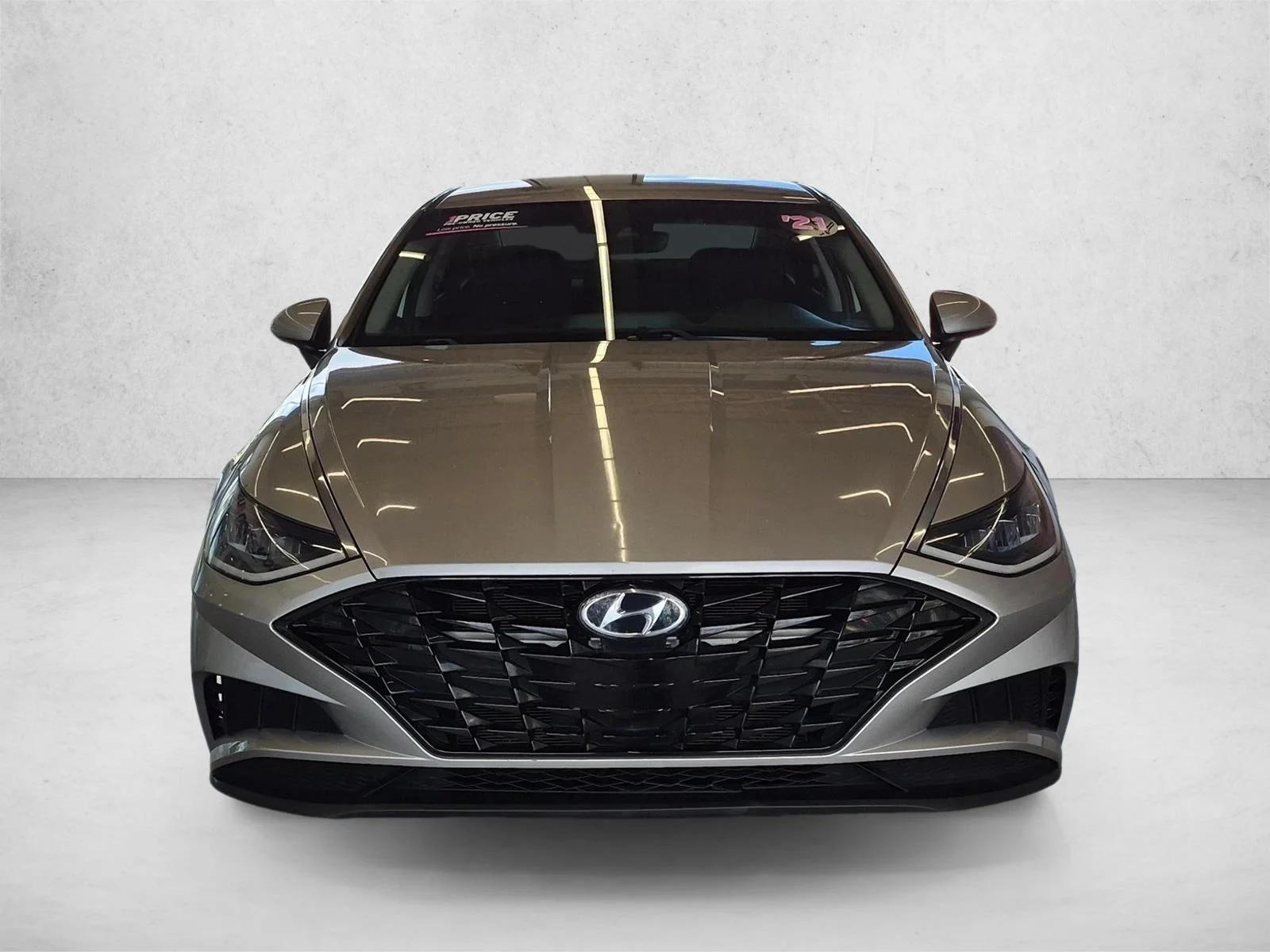 Used 2021 Shimmering Silver Pearl Hyundai SEL image 2