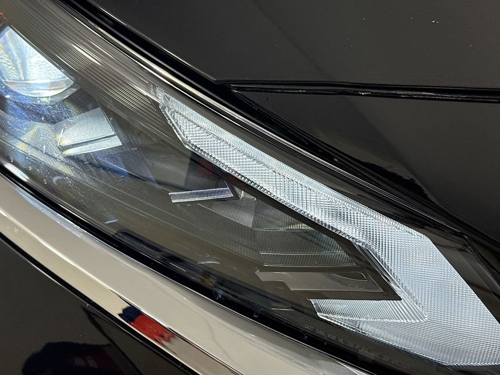 Used 2025 Super Black Clearcoat Nissan 2.5 SV image 35