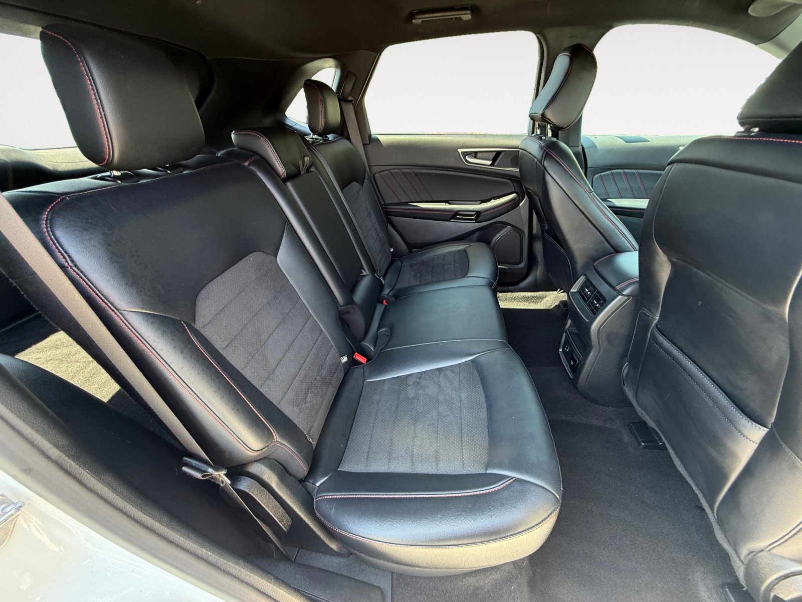 Used 2022 White Metallic Ford ST Line image 18