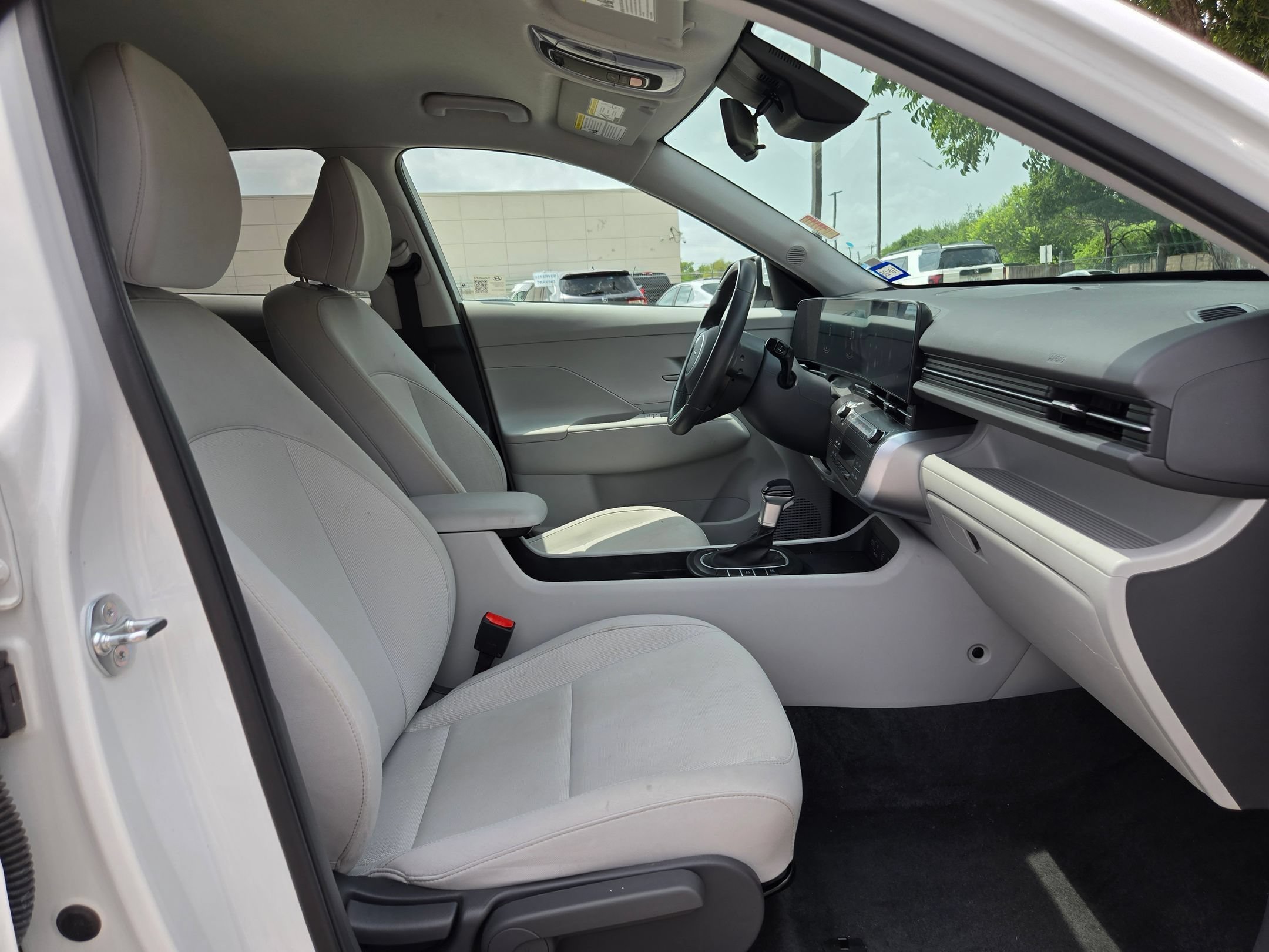 Used 2025 Atlas White Hyundai SEL image 27