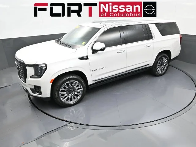 Used 2023 White GMC Denali Ultimate image 38