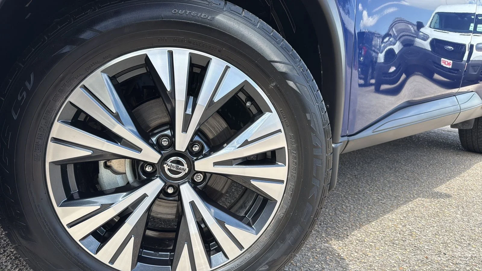Used 2021 Blue Nissan SV image 29