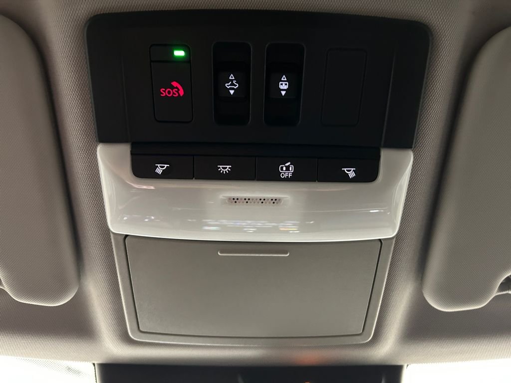 Used 2024 Blue Mitsubishi SE image 29