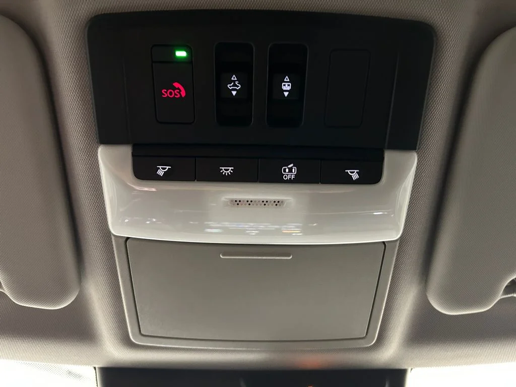 Used 2024 Blue Mitsubishi SE image 29