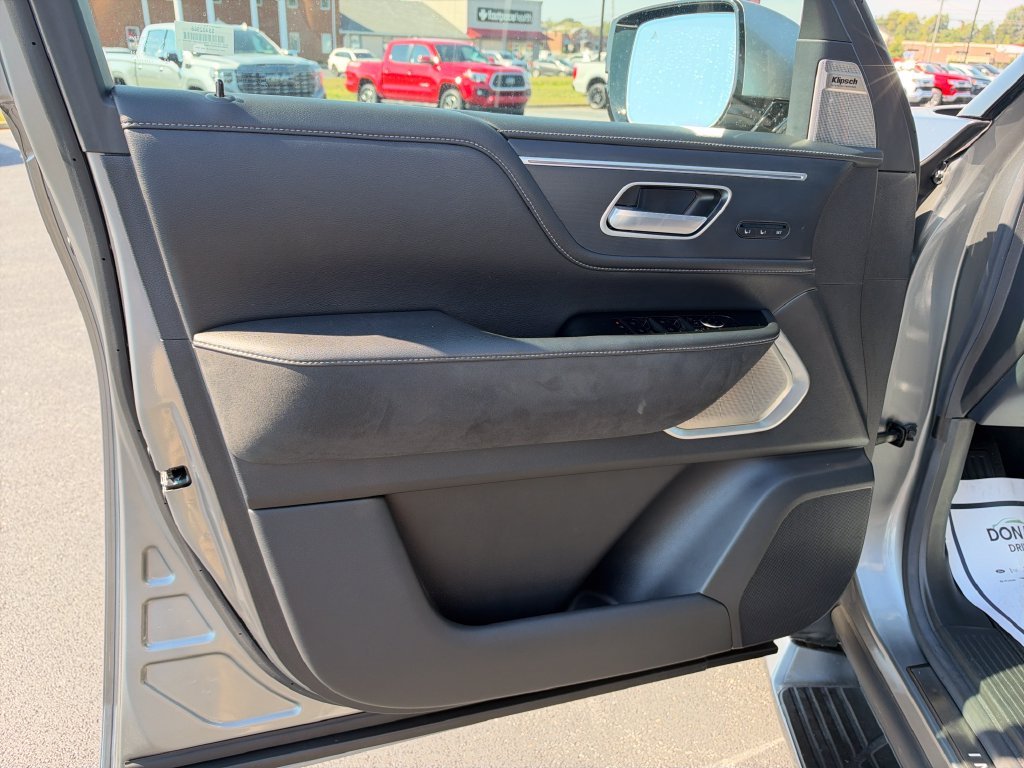 Used 2025 Silver INFINITI SENSORY image 12