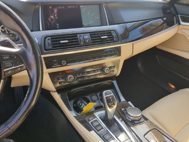 Used 2016 White BMW 535i xDrive image 18