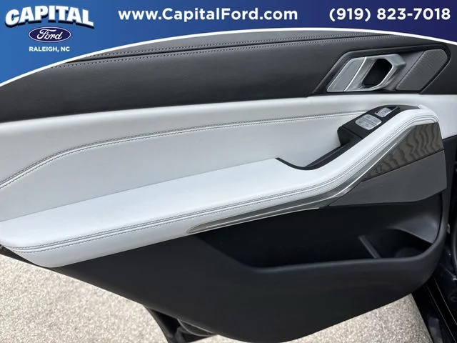 Used 2023 Black BMW xDrive40i image 17