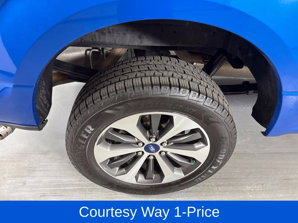 Used 2020 Blue Ford XL image 13