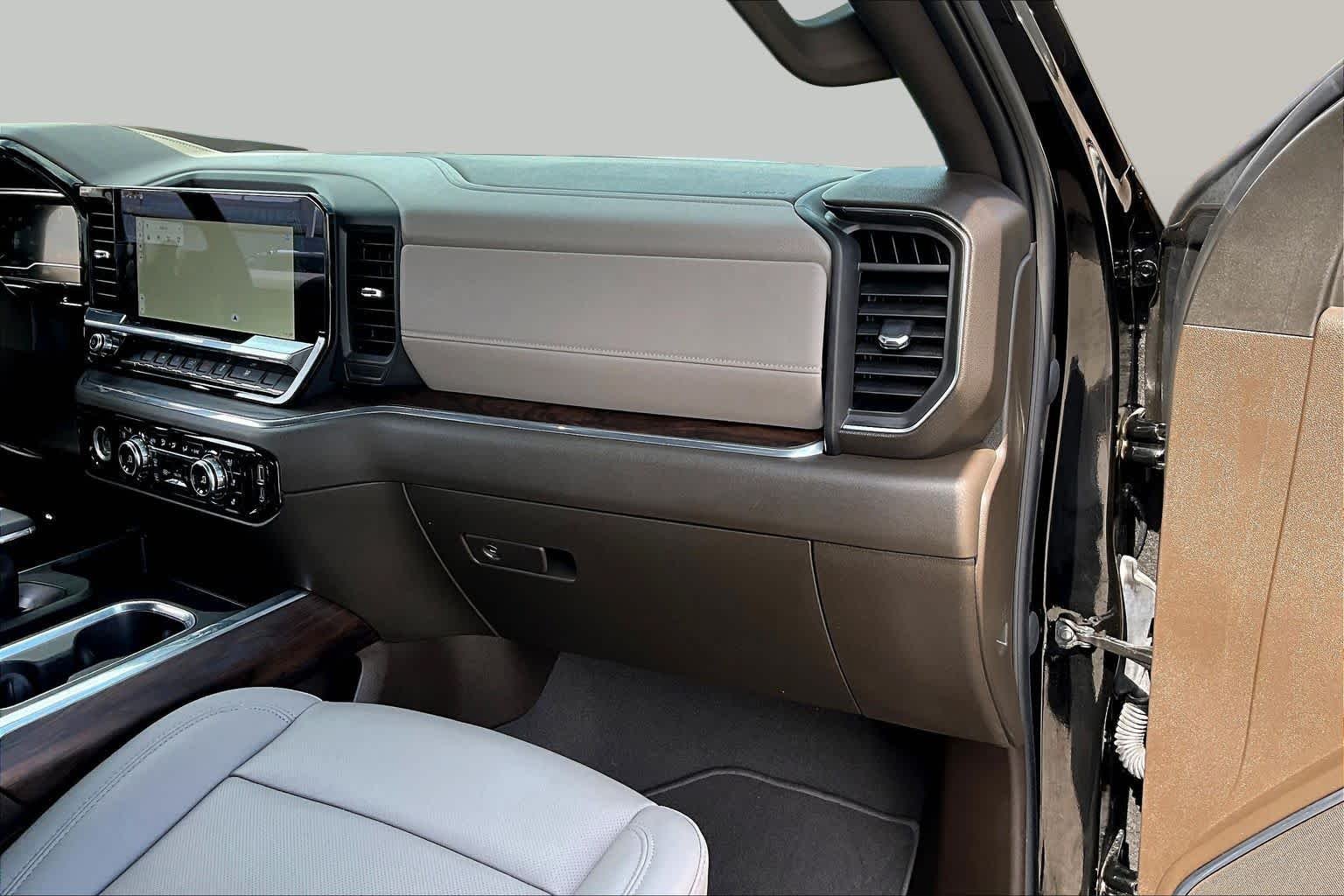 Used 2023 Onyx Black GMC SLT image 18