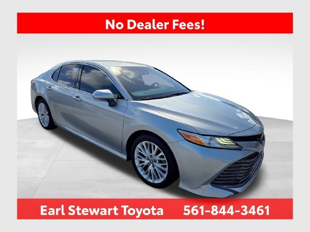 Used 2018 Silver Toyota XLE image 1