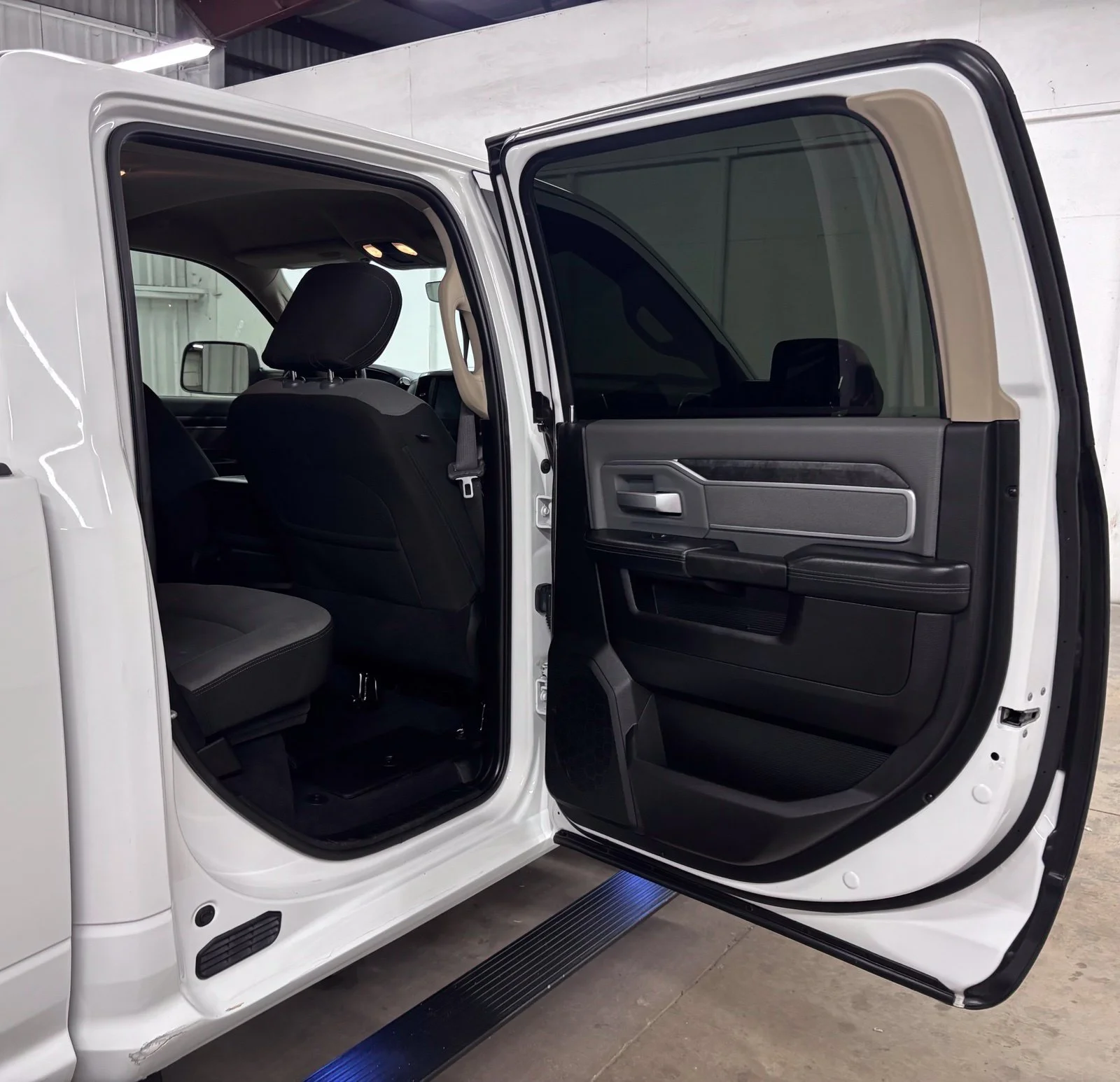 Used 2019 White Ram Big Horn image 19