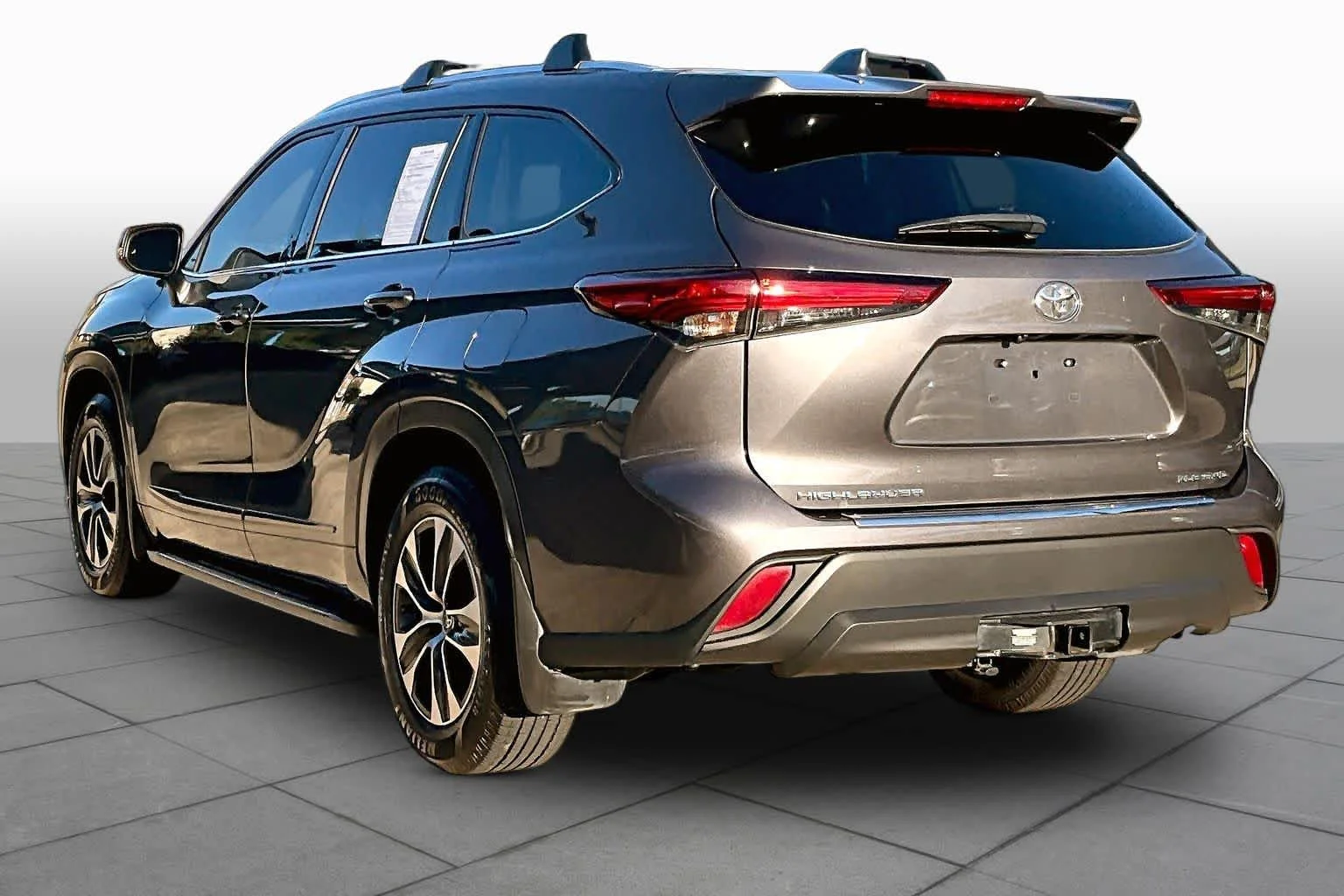 Used 2021 Magnetic Gray Metallic Toyota XLE image 12