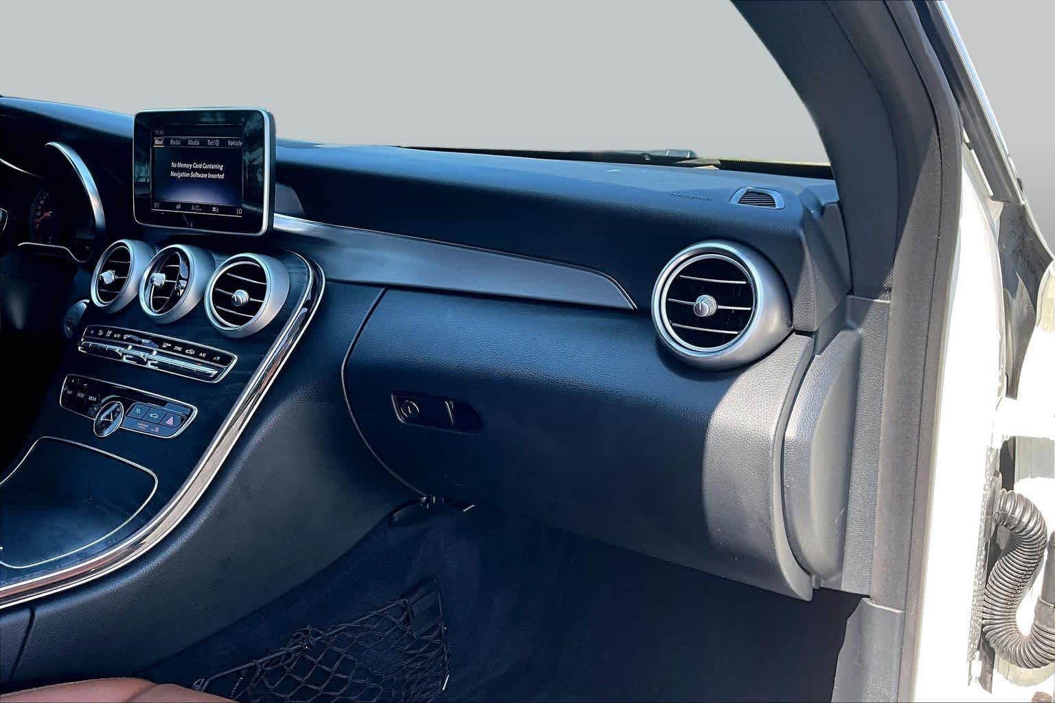 Used 2018 Polar White Mercedes-Benz C 300 image 19