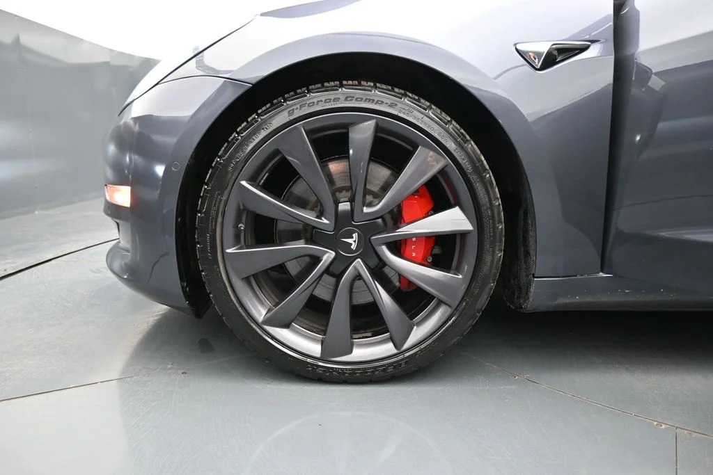 Used 2020  Tesla Performance image 28