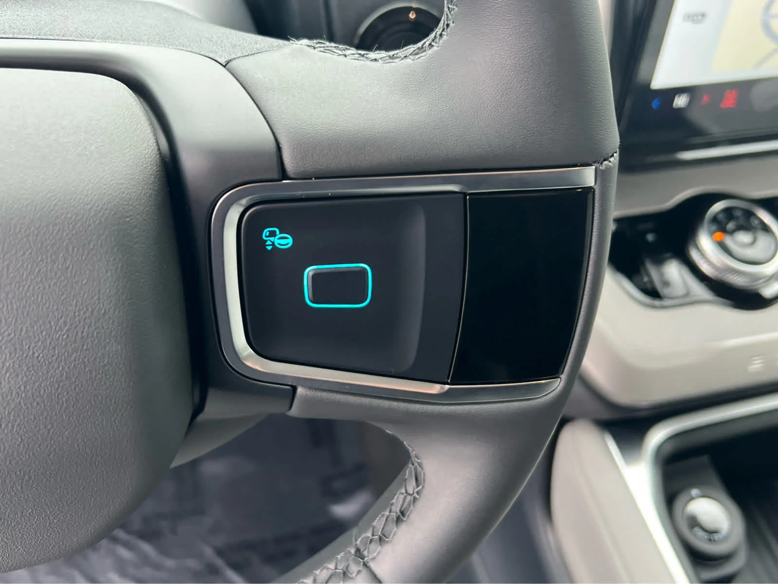 New 2026 Agate Black Metallic Ford MAX Active image 35