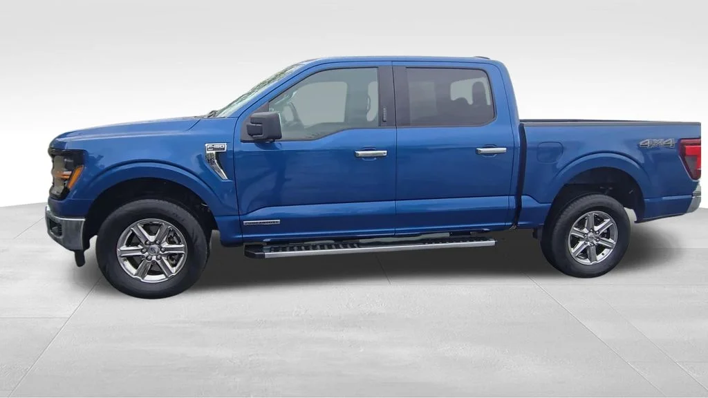 Used 2024 Blue Ford XLT image 4