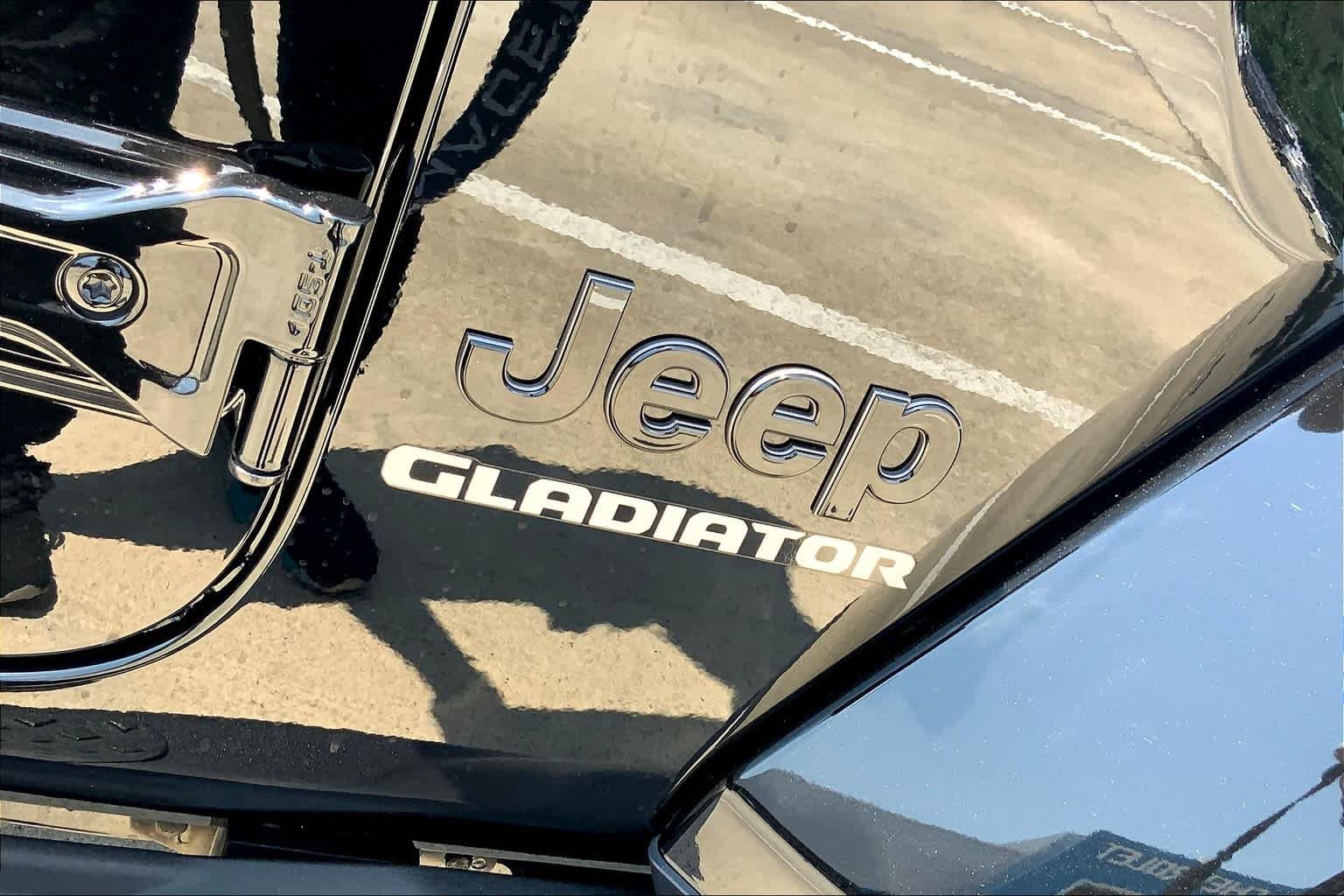 Used 2022 Black Clearcoat Jeep High Altitude image 19