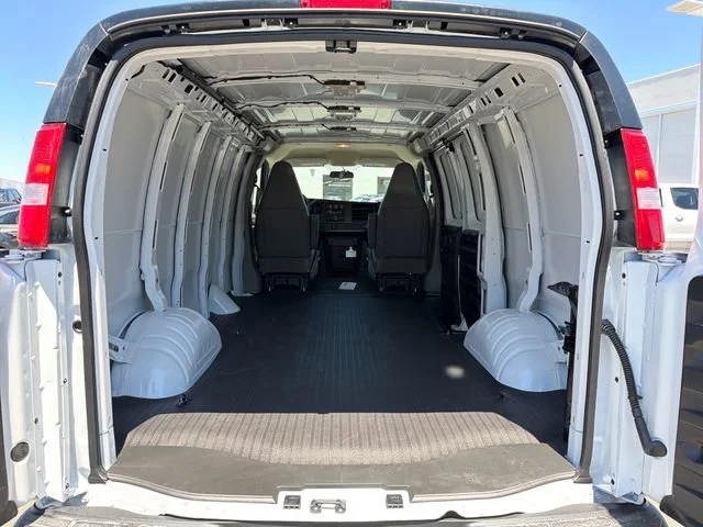 New 2026 Summit White GMC Work Van image 24