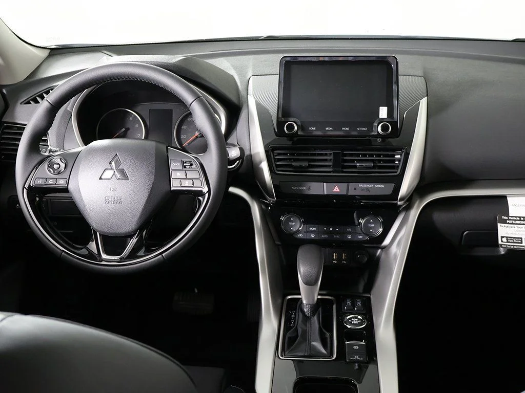 New 2026 White Mitsubishi SE image 33