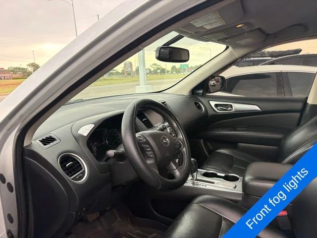 Used 2018 Brilliant Silver Metallic Nissan SL image 14