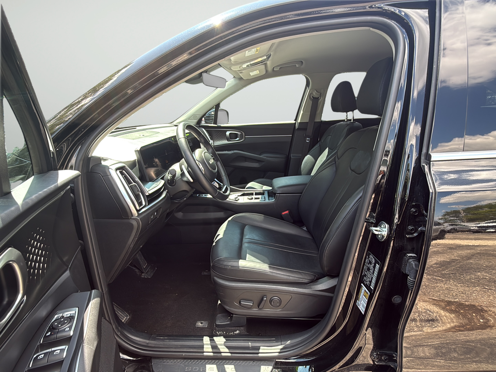 Used 2025 Black Kia EX image 10