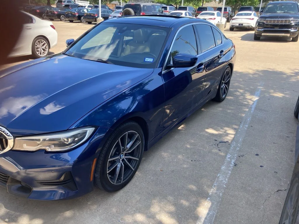 Used 2021 Blue BMW 330i image 2