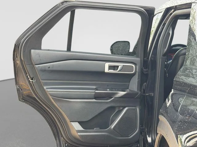 Used 2020 Black Ford XLT image 12