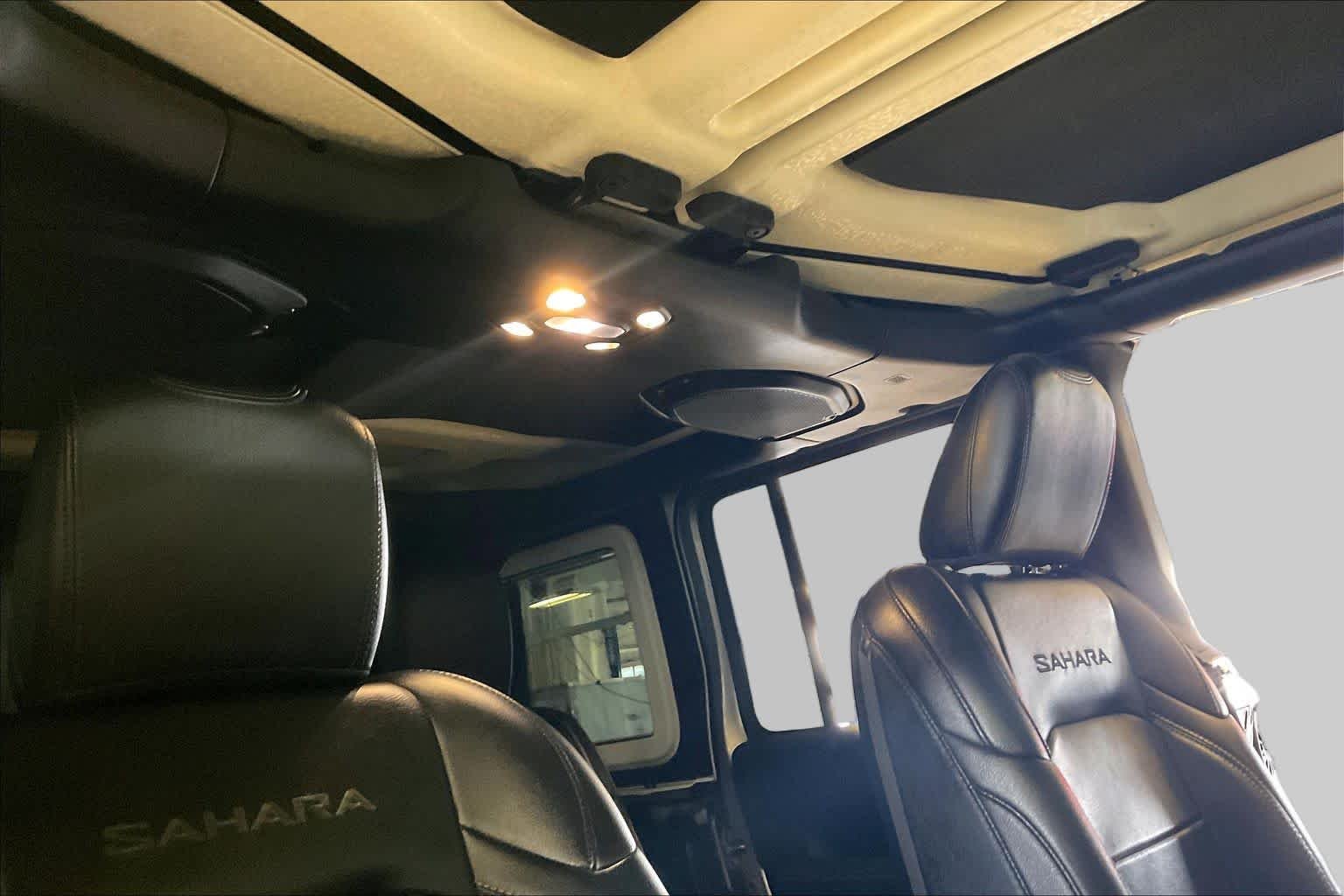 Used 2019 Billet Silver Metallic Clearcoat Jeep Sahara image 13