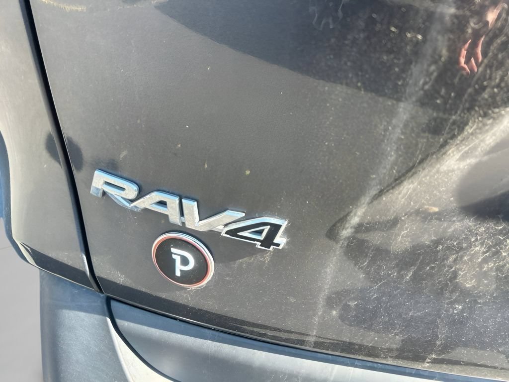 Used 2021 Magnetic Gray Metallic Toyota XLE image 9