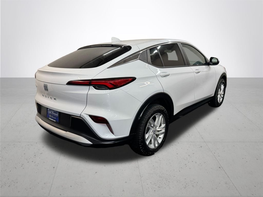 Used 2024 Summit White Buick Preferred image 8