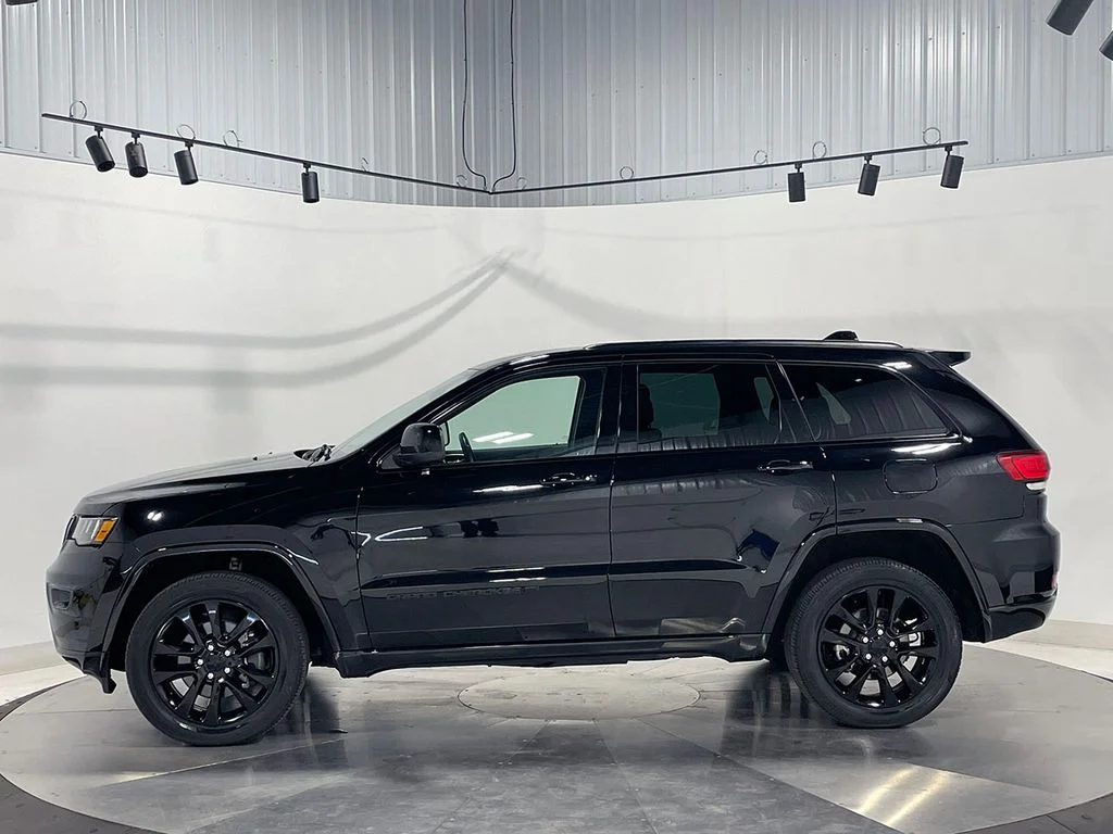 Used 2022 Black Jeep Laredo X image 16