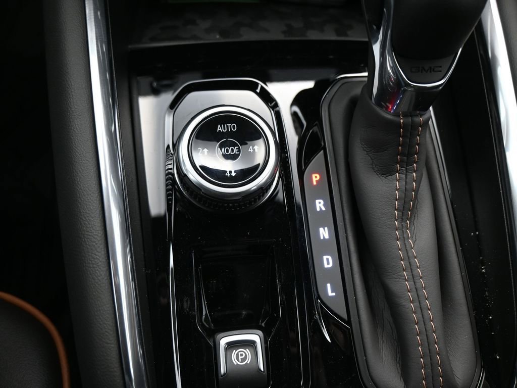 2026 GMC Canyon AT4 - Photo 18