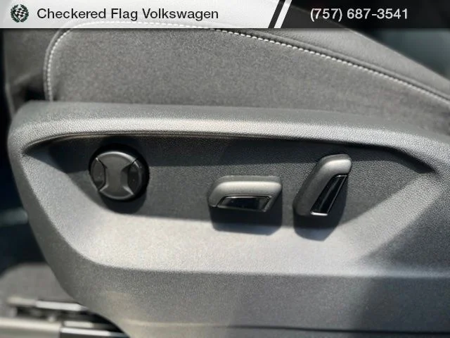 New 2026 Silver Volkswagen 2.0T SE w/Technology image 25
