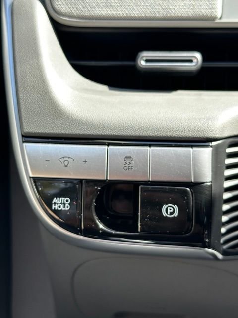 Used 2023 Cyber Gray Hyundai SE image 29