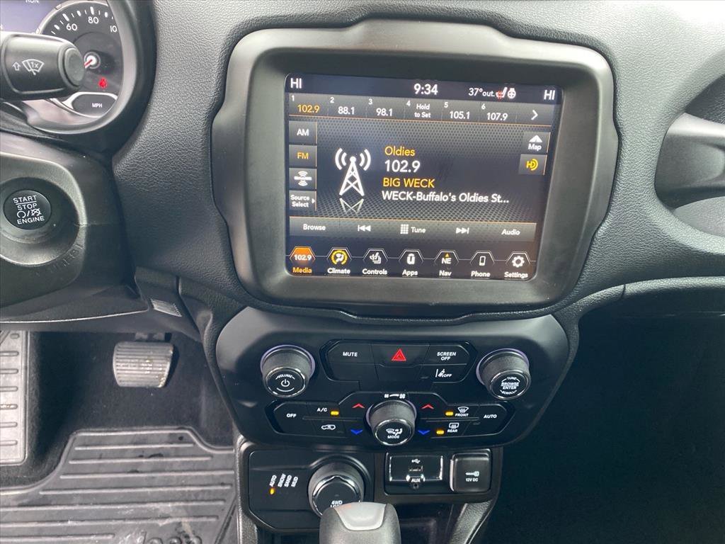Used 2022 Sting-Gray Clearcoat Jeep Latitude image 11