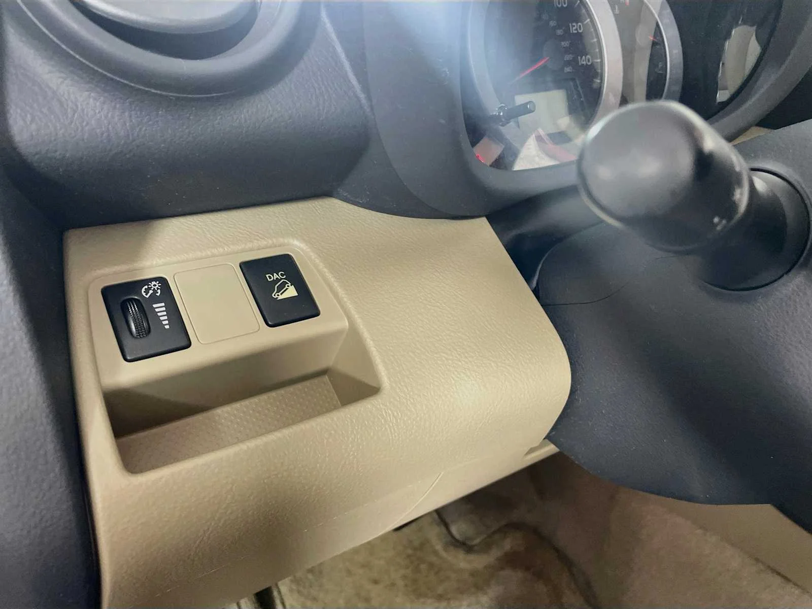 Used 2011 Barcelona Red Metallic Toyota Ltd image 8