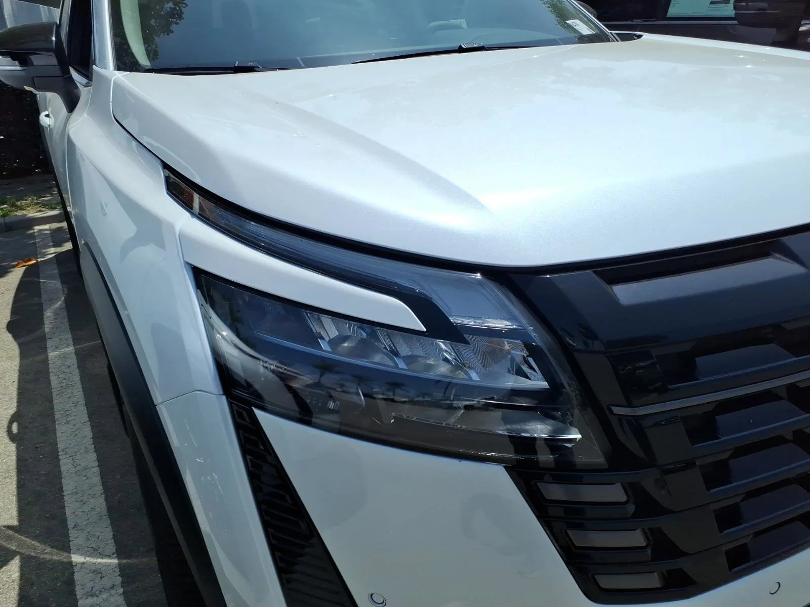 New 2026 Everest White Pearl TriCoat Nissan SL image 4