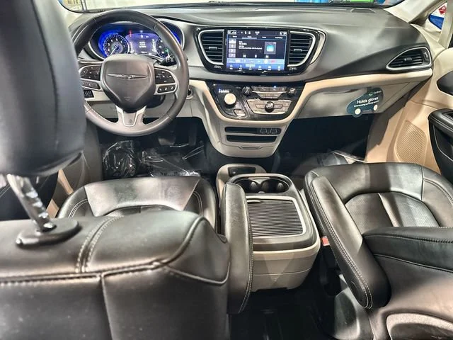2024 Chrysler Pacifica Touring L - Photo 11