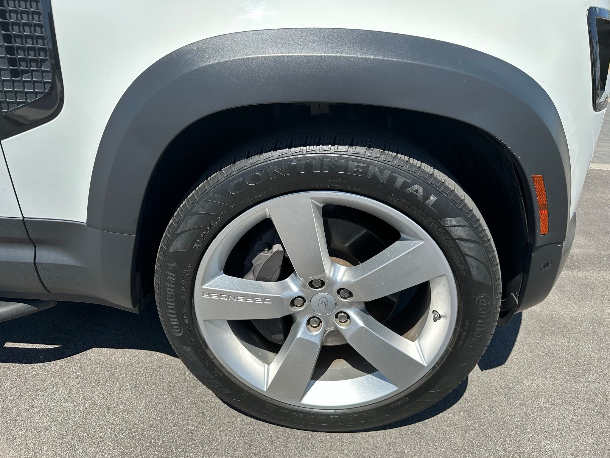 Used 2020 Fuji White Land Rover HSE image 9
